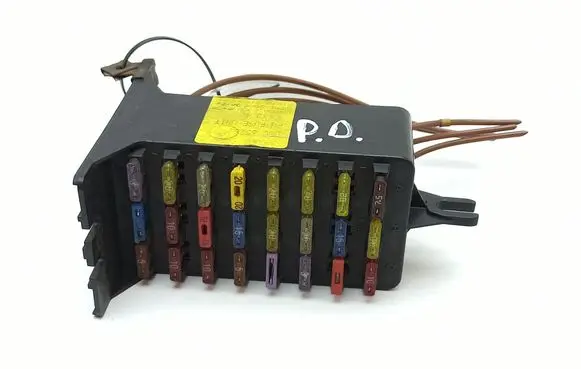 Jaguar XJ X40 Fuse module DBC6526