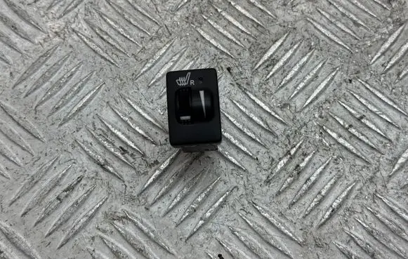 Toyota Avensis T270 Seat heating switch 8475105050 5243H01 453485