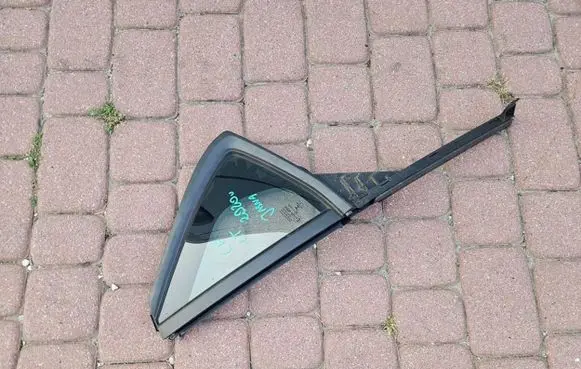 Opel Corsa F Sliding door window/glass 