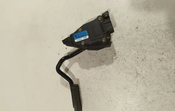 Volkswagen Sharan Accelerator throttle pedal 7M3723507B YM219F836FA