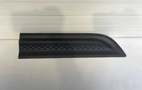 Porsche Macan (95B) Rear door trim (molding) 95B839890