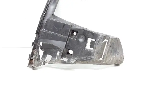 Volvo XC70 Front bumper mounting bracket 09484270