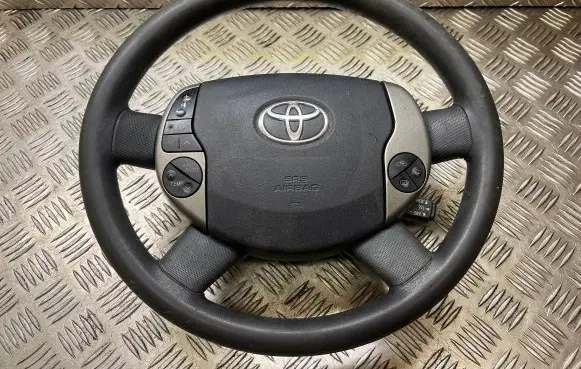 Toyota Prius (NHW20) Steering wheel