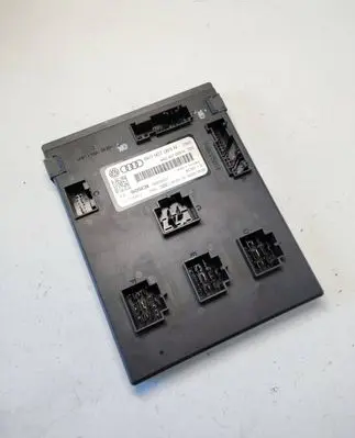 Audi A5 8T 8F Comfort/convenience module 8K0907063N 09030001 F005V00852