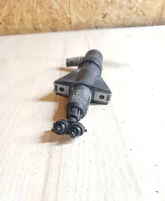 Hyundai Sonata Headlight washer spray nozzle 