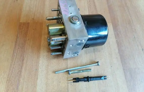 Renault Espace IV ABS Pump 8200808145 10096014443 7701209842