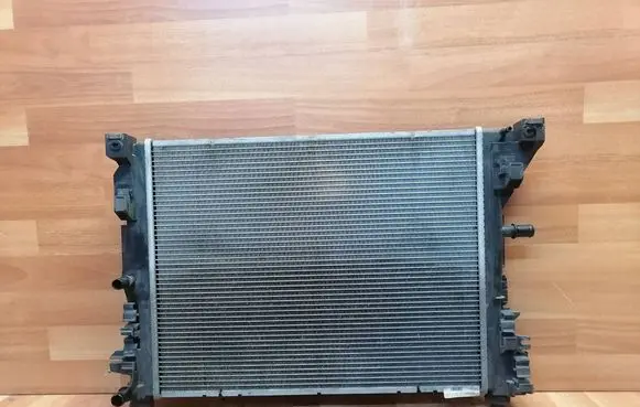 Renault Zoe Coolant radiator 214104950R 8A75600000