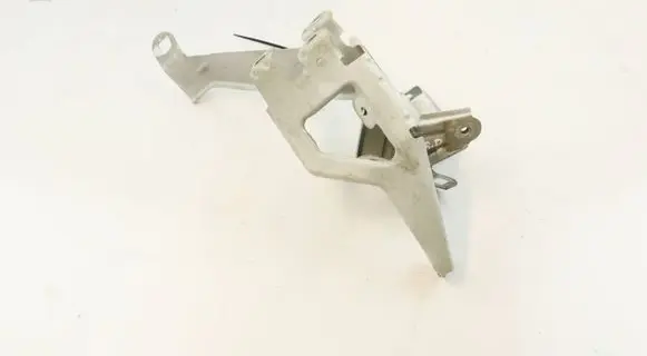 BMW M6 Fender mounting bracket 7230584 7230582 7230580