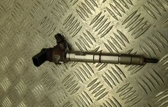 Audi Q5 SQ5 Fuel injector 04L130277P
