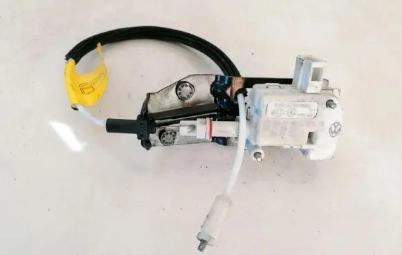 Audi A6 S6 C5 4B Central locking motor 8n0975