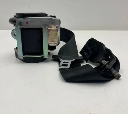 Volvo V60 Rear seatbelt 39823322 616157600