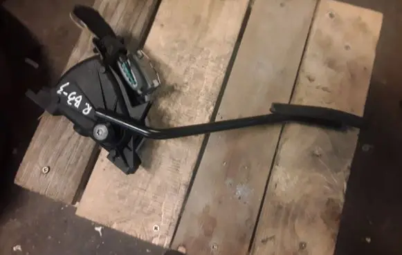 Volvo XC90 Accelerator throttle pedal 30683521