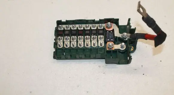 BMW 5 E39 Fuse module 61138367768