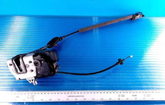 Ford Fiesta Front door lock H1BAA21812SB