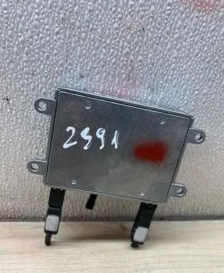Mercedes-Benz E W211 Antenna control unit 2118200885