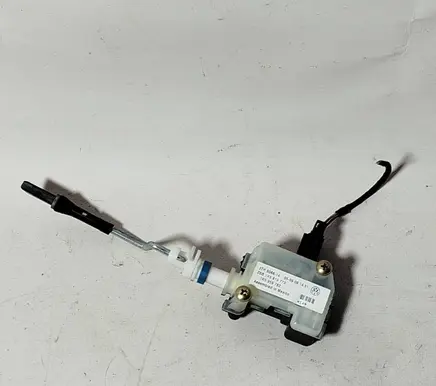 Volkswagen Jetta V Fuel tank cap lock 1K5810773 1K5959782 3TH806614