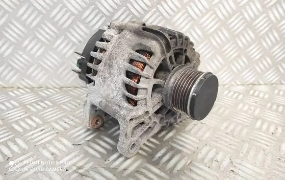 Renault Megane III Generator/alternator 231000027R 2606288A TG12C079