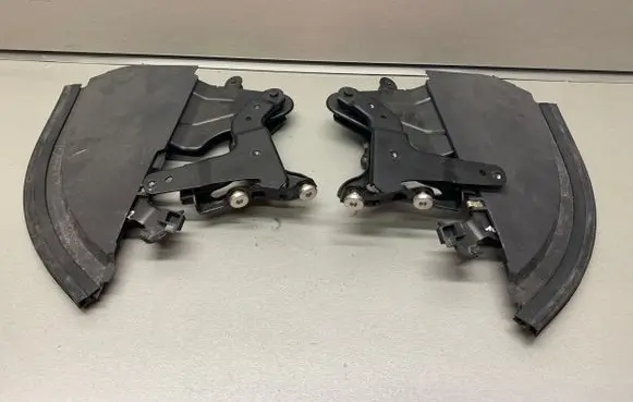 Opel Tigra B Convertible roof hinge 93162267 93162268