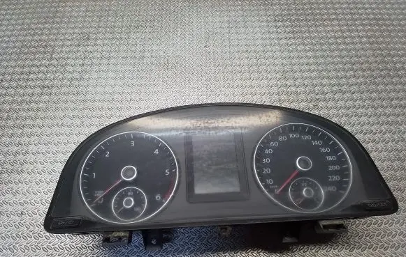 Volkswagen Caddy Speedometer (instrument cluster) 2K0920866C