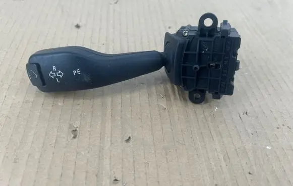BMW X3 E83 Indicator stalk 8363668 01104010