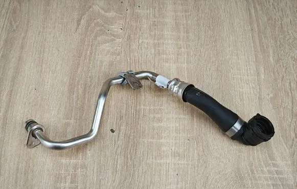 BMW X5 G05 Coolant pipe/hose 8489596