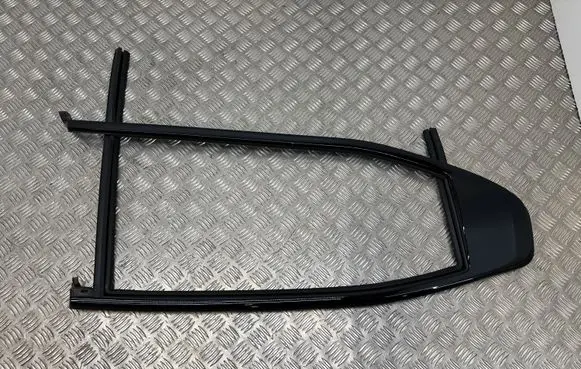 Polestar 2 Rubber seal rear door 31689573