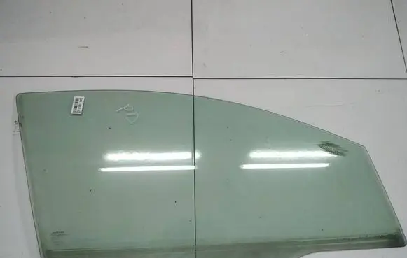 Honda FR-V Front door window glass four-door as2