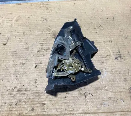 Mercedes-Benz C AMG W202 Rear door lock 2027300635