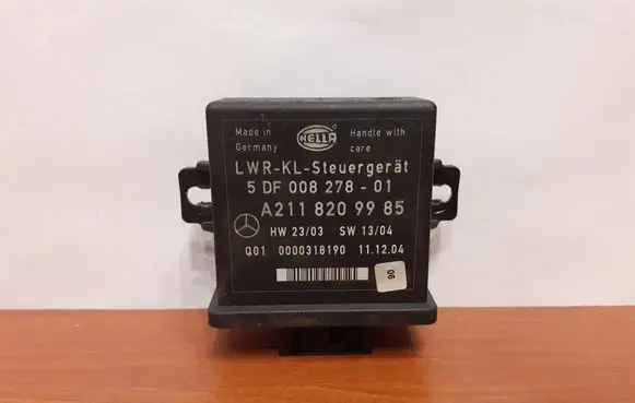 Mercedes-Benz E W211 Light module LCM 5DF00827801 4081