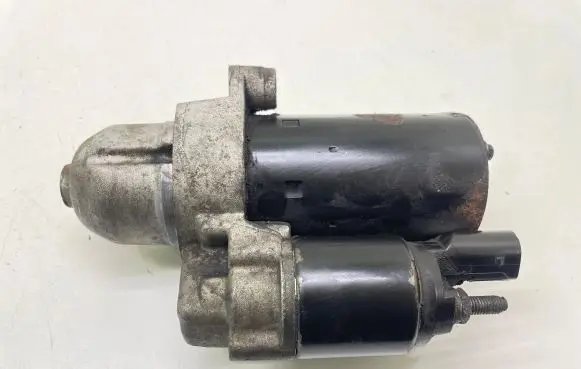 Audi A6 S6 C6 4F Starter motor 0001108105