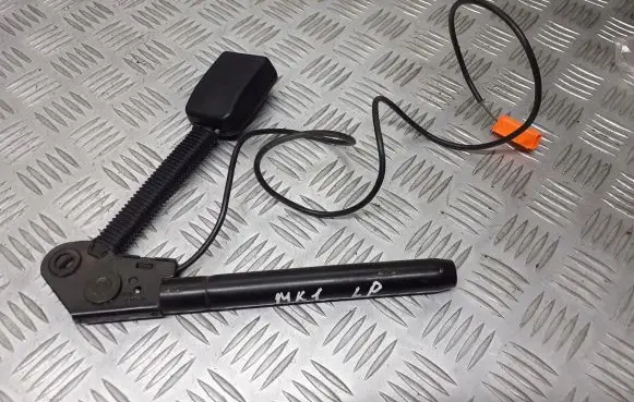 Ford Focus Front seatbelt