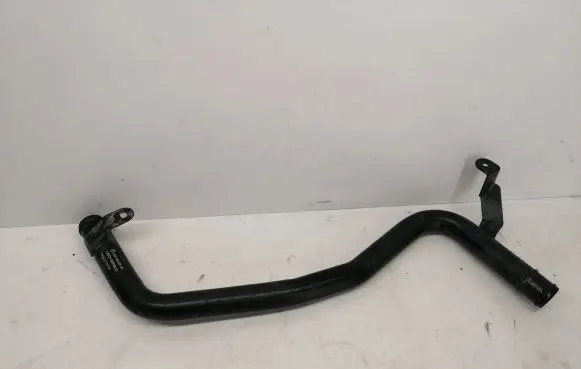 Audi Q7 4L Engine coolant pipe/hose 7L0121070B