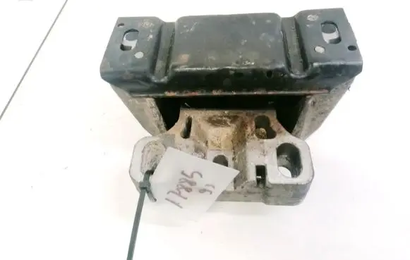 Skoda Octavia Mk1 (1U) Engine mount bracket 1J0199555