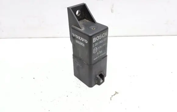 Volvo XC90 Glow plug pre-heat relay 0281003031 8692859
