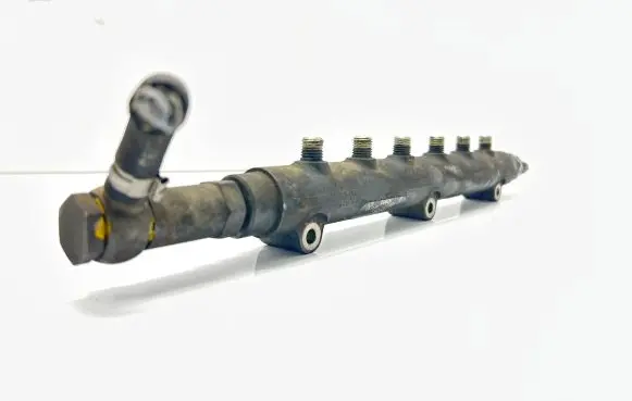 Volvo XC90 Fuel main line pipe 30622085