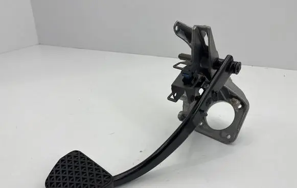 BMW Z4 E85 E86 Brake pedal 6757926 2229128