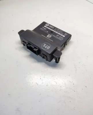 Volkswagen PASSAT B6 Gateway control module 3C0907530C 3C0907951A 402063