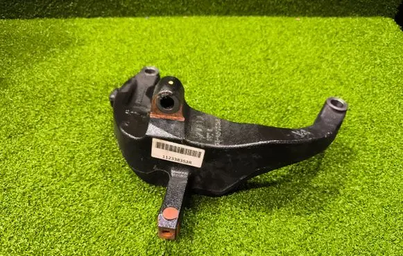 Renault Master III Gearbox mounting bracket 112338353R