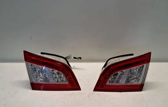 Peugeot 508 Tailgate rear/tail lights 9686780680 9686780580
