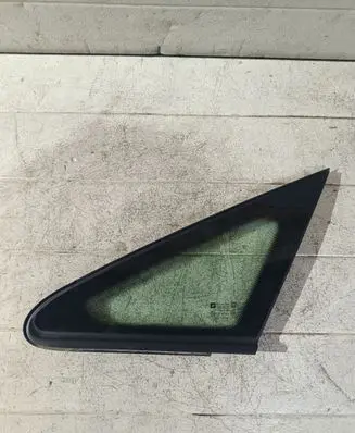 Opel Zafira B Front triangle window/glass 13123920