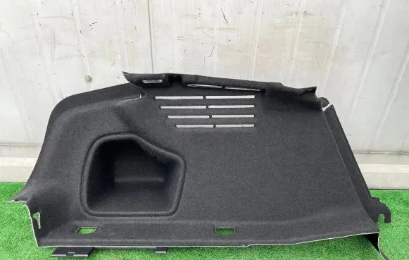 Trunk/boot side trim panel