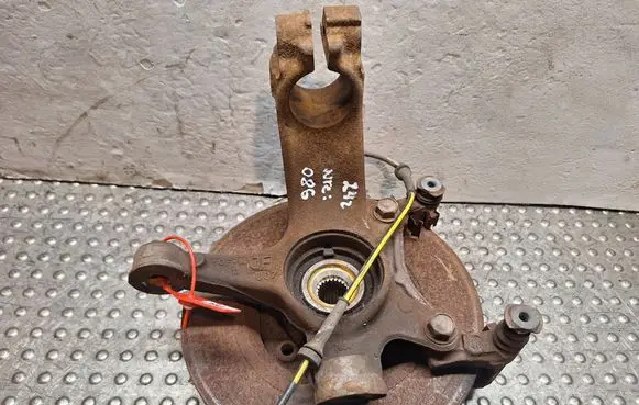 Peugeot 107 Front wheel hub spindle knuckle S17986086 B000905680