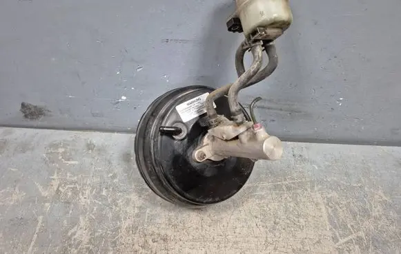 Mitsubishi Outlander Brake booster