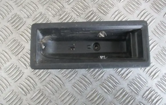 Peugeot 5008 Battery charger (optional) 9685614080