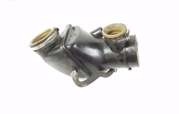 Infiniti Q30 Air intake hose/pipe A6510900609