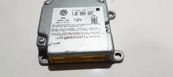 Volkswagen PASSAT B5 Airbag control unit/module 1J0909607 5WK4199