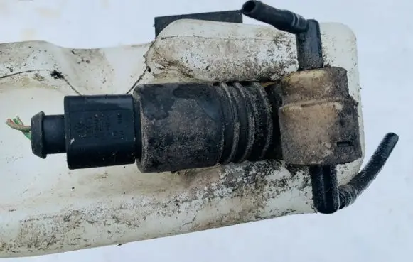 Skoda Fabia Mk1 (6Y) Windscreen/windshield washer pump