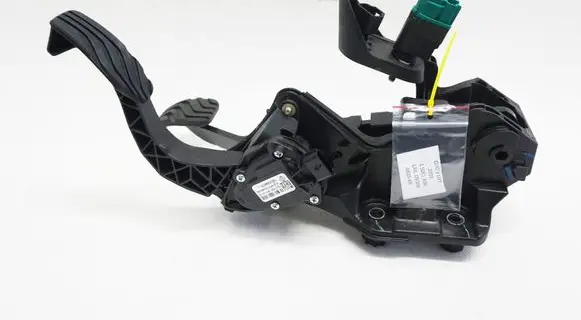 Renault Clio V Brake pedal 180108467R