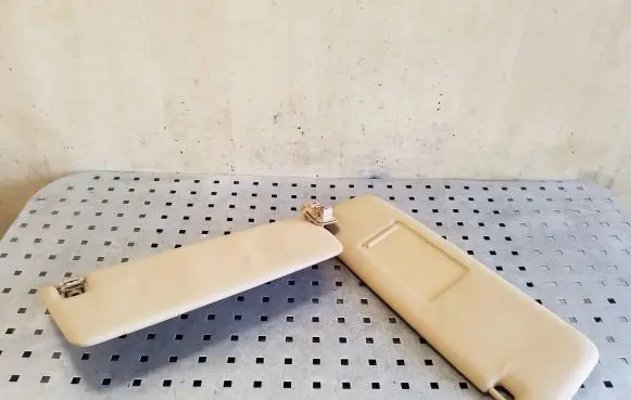 Porsche Cayenne (92A) Sun visor