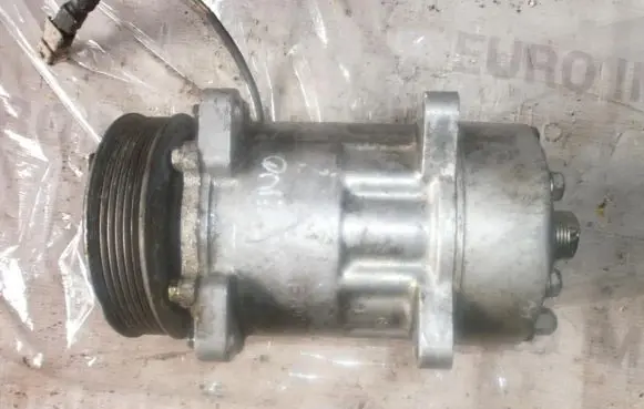 Renault 19 Air conditioning (A/C) compressor (pump) sd709